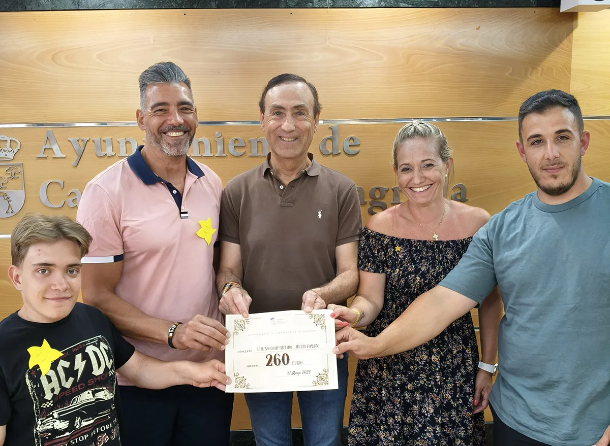 El Ayuntamiento de Carbajosa de la Sagrada entrega un donativo a la Asociación de Enfermedades Raras de Castilla y León