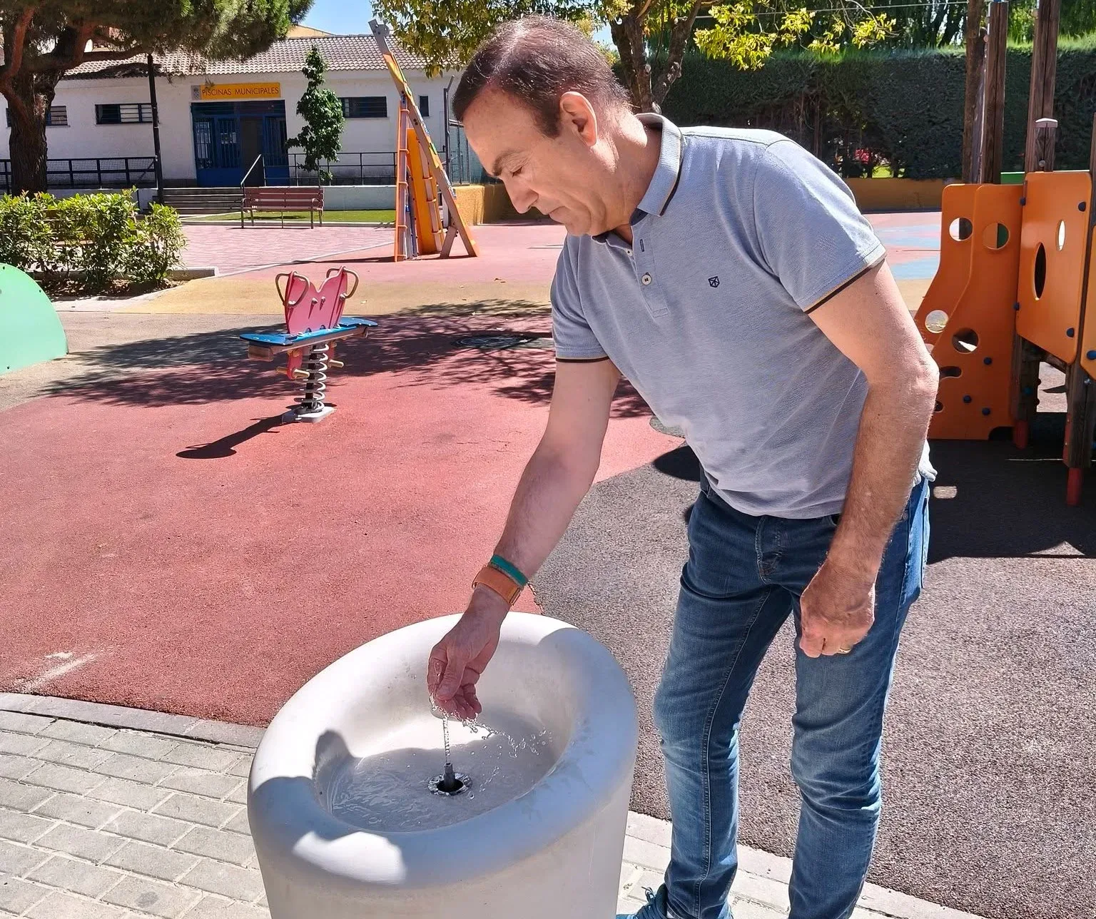 Carbajosa de la Sagrada renueva sus fuentes públicas con un modelo más eficiente y sin pulsador