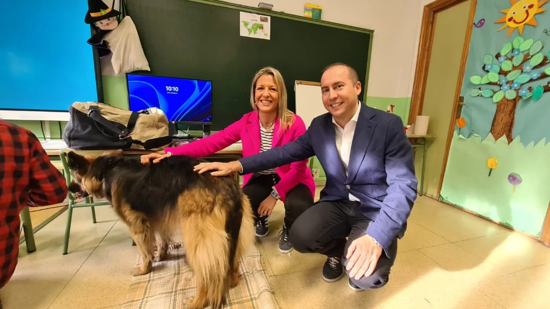 El Ayuntamiento forma a cerca de 1.200 alumnos de 32 centros escolares en tenencia responsable de animales para prevenir su abandono