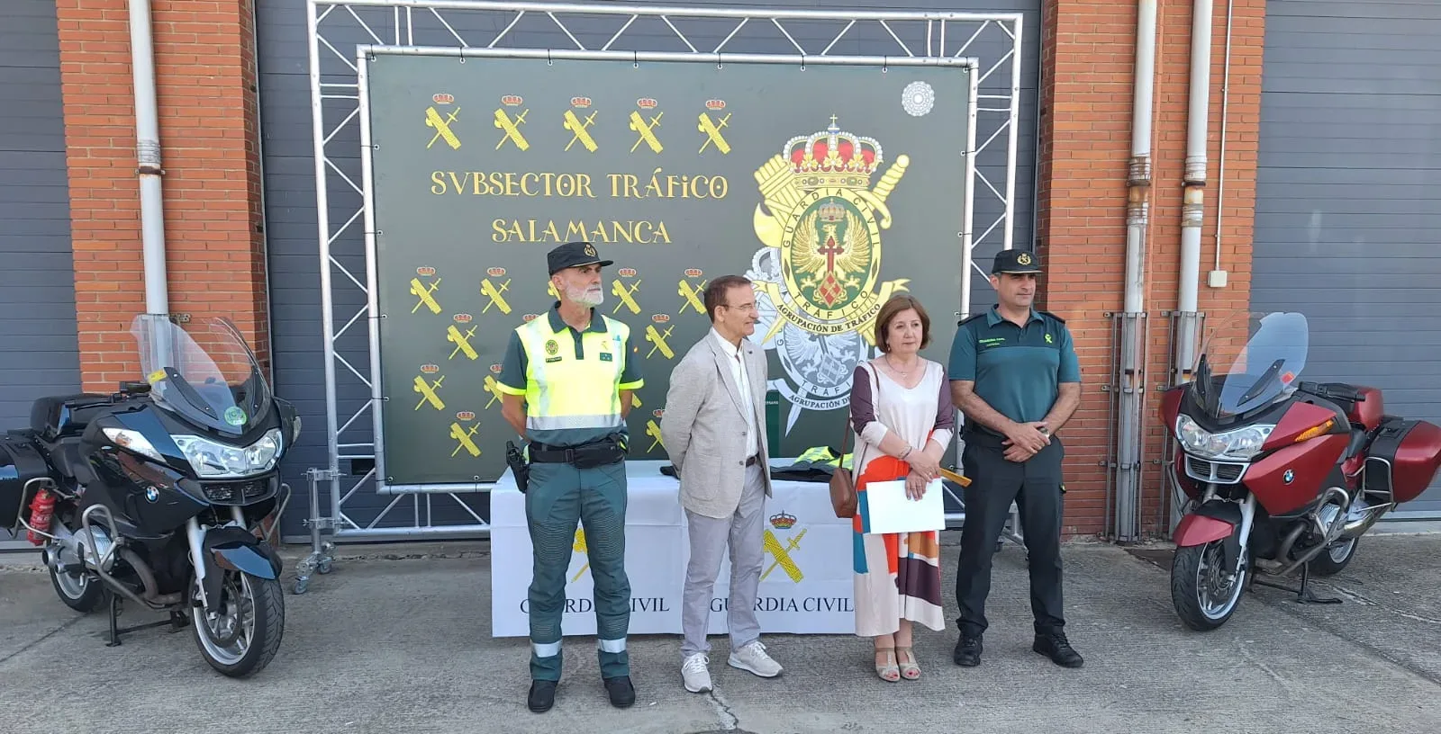 Salamanca estrena motos camufladas y chalecos airbag para reforzar la seguridad vial