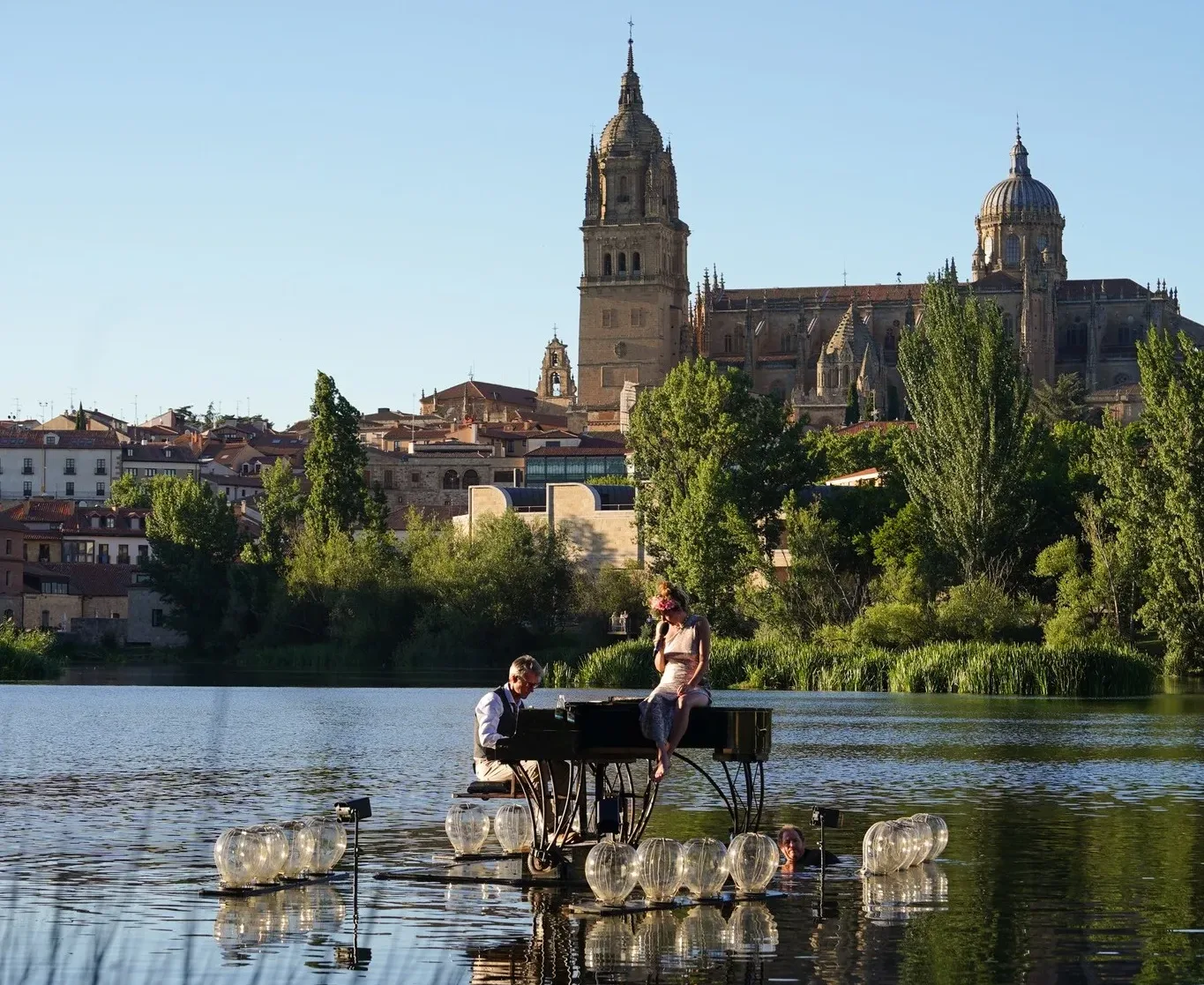 Las visitas teatralizadas a los Retablos Barrocos y el concierto ‘Pedalopiano’ destacan en la agenda cultural del fin de semana en Salamanca