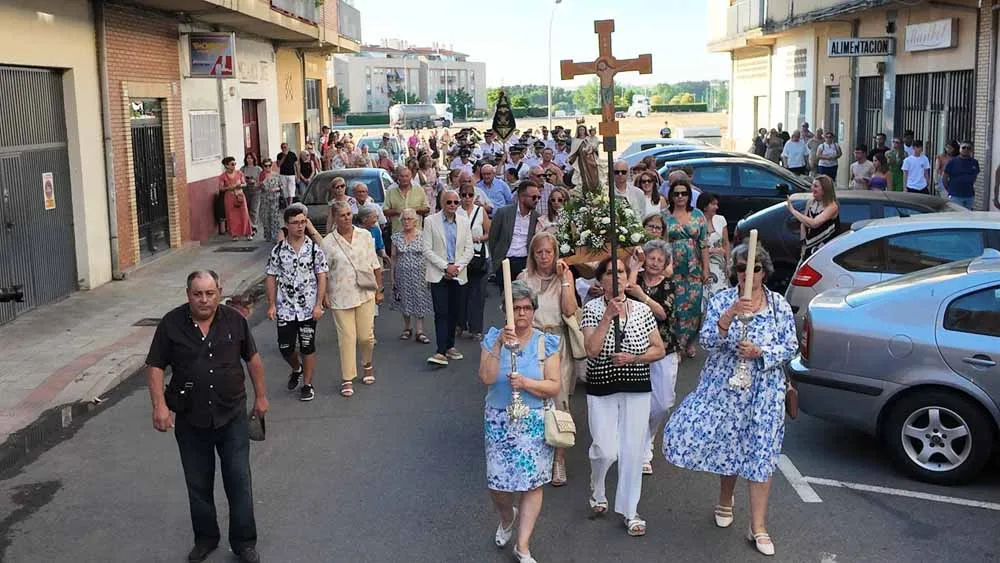 El barrio del Carmen de Santa Marta celebró su misa y procesión en honor a la Virgen