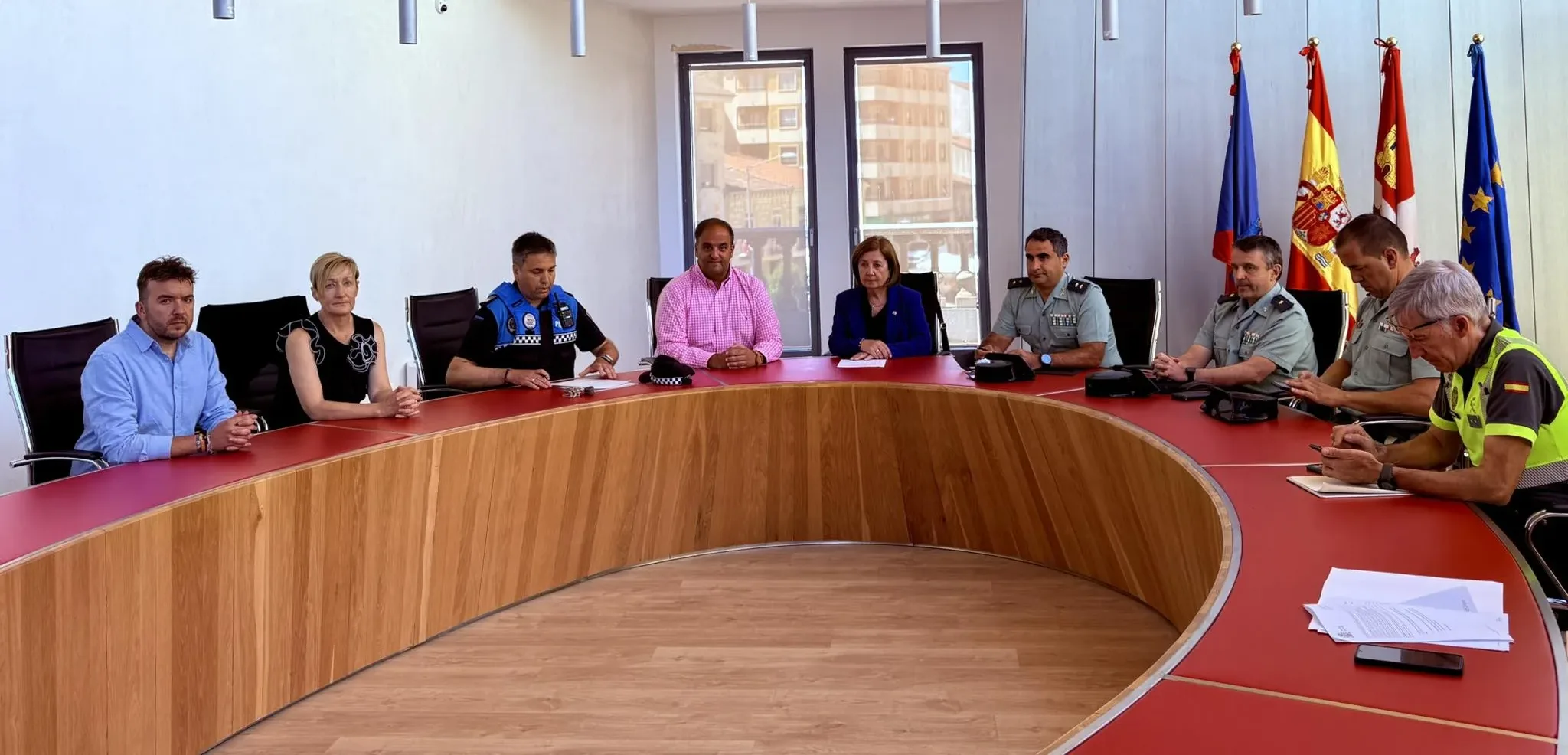 La Subdelegada del Gobierno copreside en Guijuelo la Junta Local de Seguridad de cara a las fiestas patronales