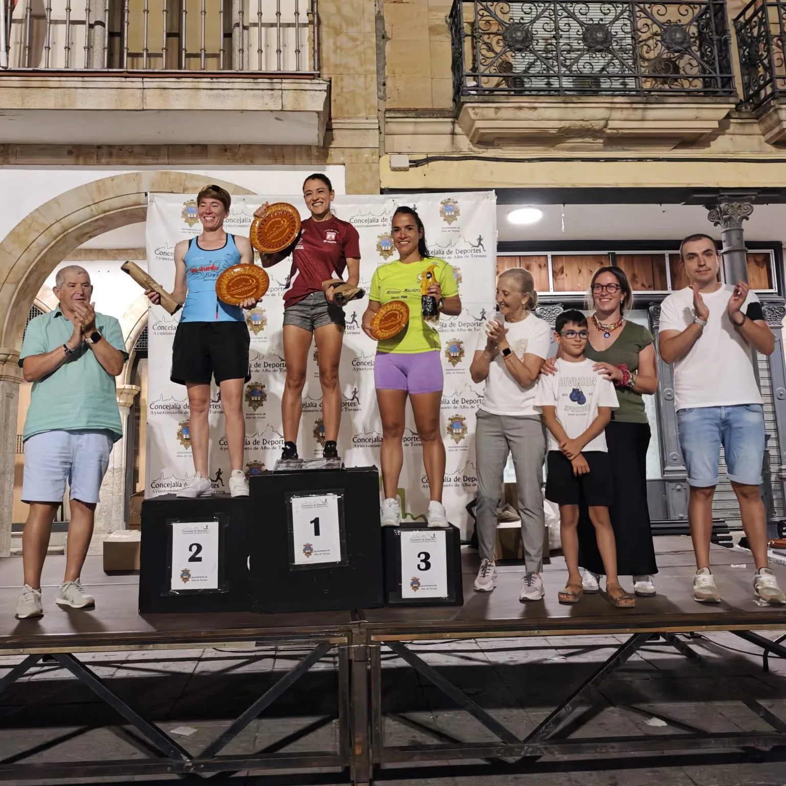Gran participación en la VIII Carrera Nocturna Villa de Alba de Tormes