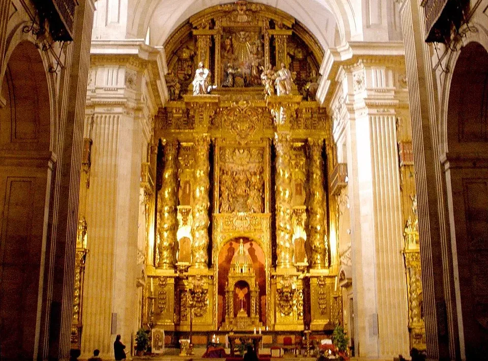 Aprobada una inversión de 125.000 euros para la conservación y limpieza de los retablos de la Real Clerecía de San Marcos de Salamanca