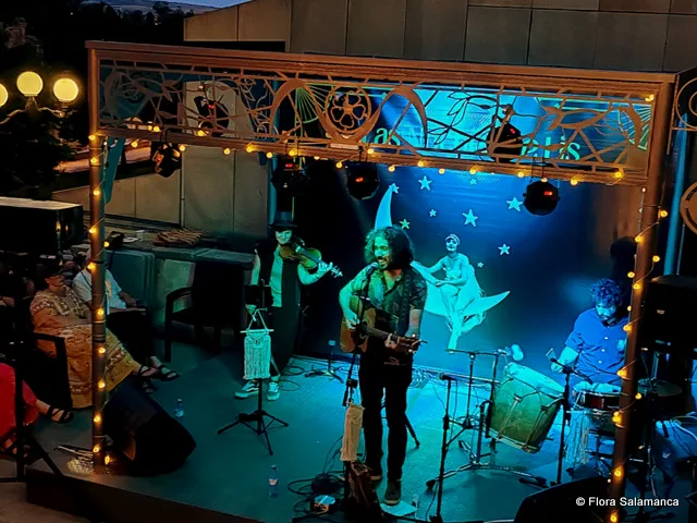 FOTOS | Kike M protagoniza 'Las Noches de Lis' con una actuación espectacular