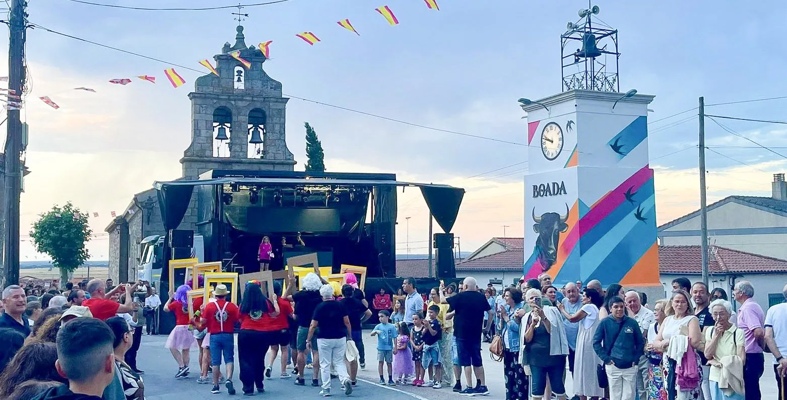 Representantes del PSOE de Salamanca acompañan las fiestas en Boada