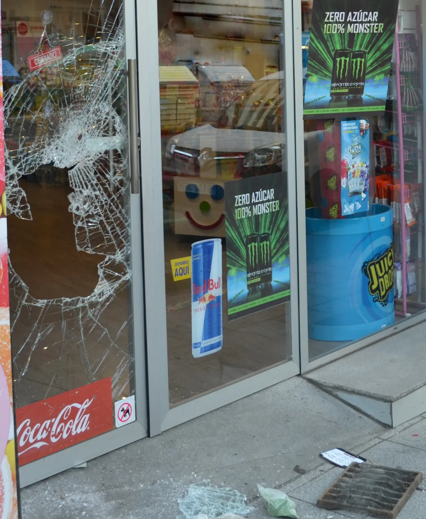 Detienen a un varón momentos después de cometer un robo con fuerza en un establecimiento comercial