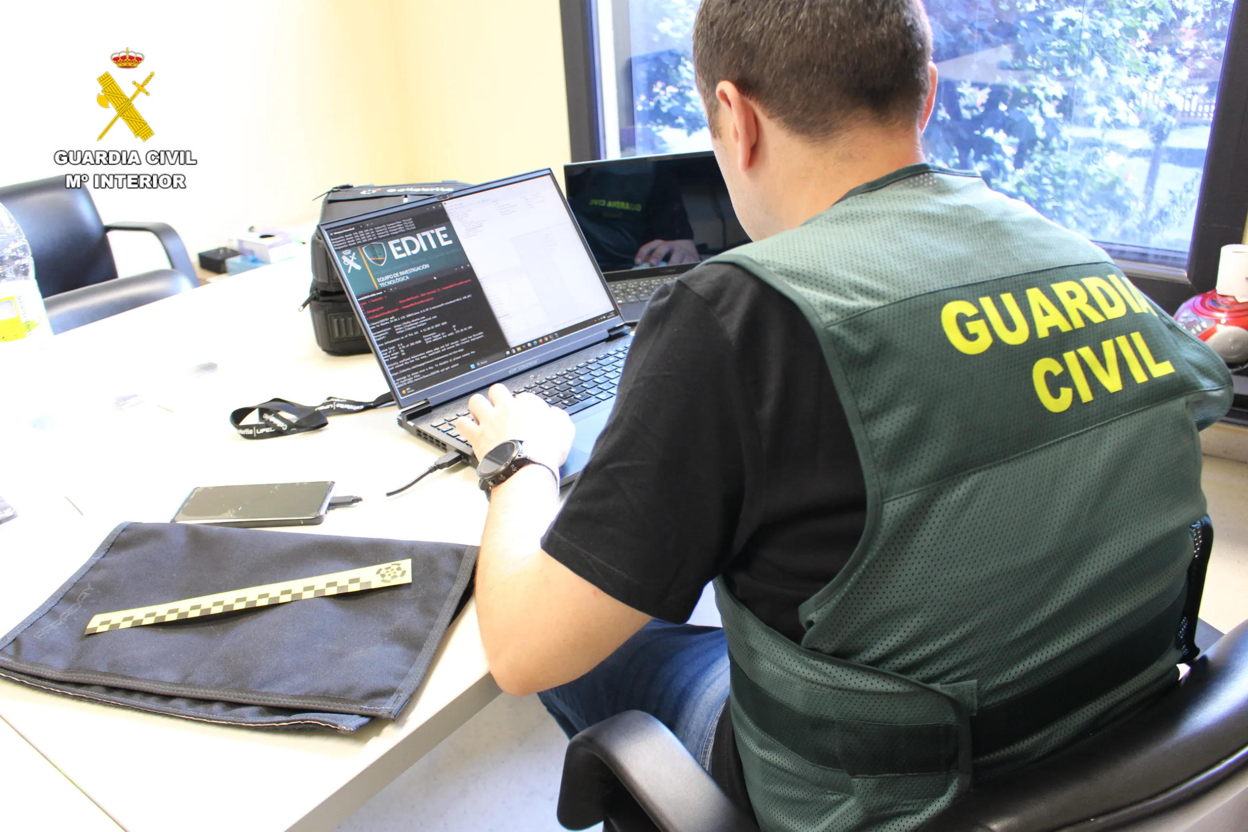 La Guardia Civil detiene a los presuntos autores de una ciberestafa de 46.801 euros a una empresa de Salamanca