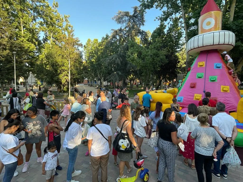 El Ayuntamiento celebra este sábado el Día de los Abuelos y las Abuelas con un espectáculo intergeneracional en el parque de La Alamedilla