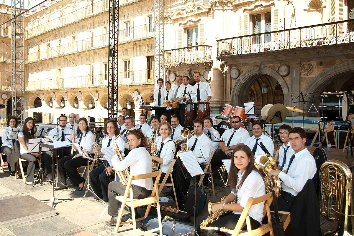 La Plaza Mayor acoge este fin de semana los conciertos de la Banda Municipal de Música y de la Orquesta Sinfónica de Castilla y León