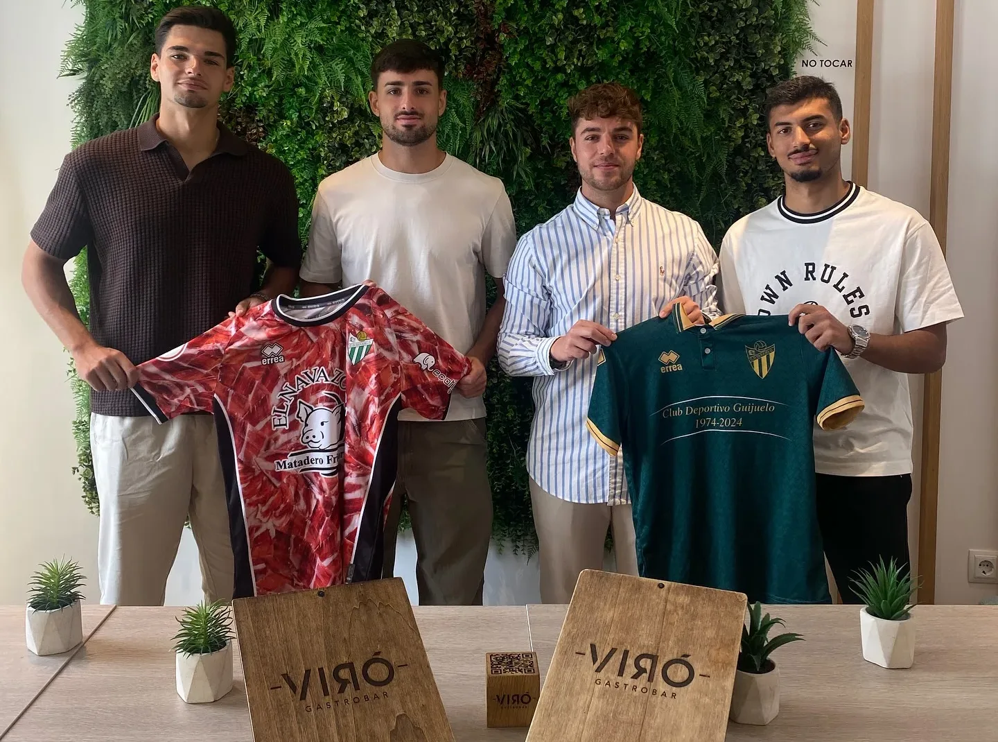 El Club Deportivo Guijuelo presenta a sus nuevos fichajes en Viró Gastrobar