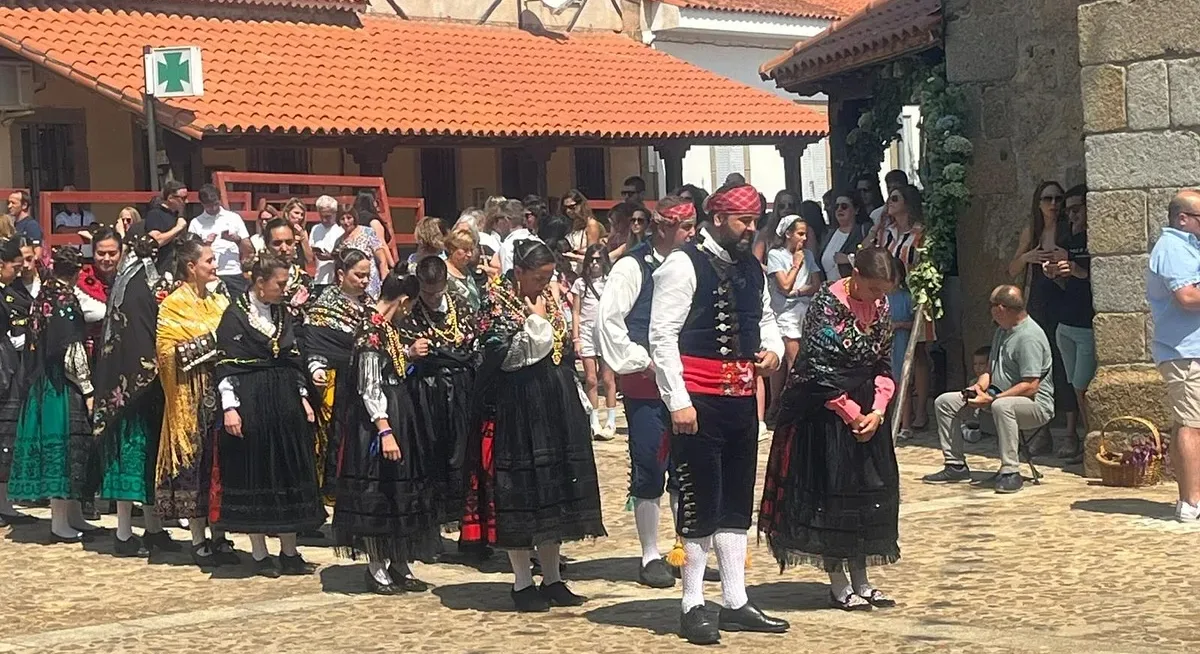 El Cabaco celebra sus fiestas en honor a San Juan Bautista con música, tradición y convivencia