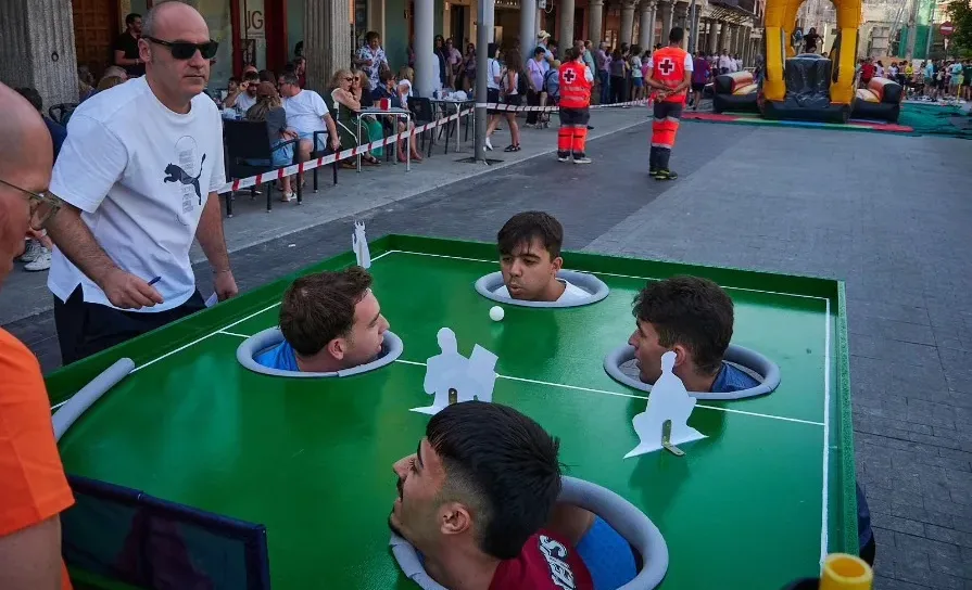 Éxito rotundo de la Yincana “Grand Prix” en Peñaranda con la participación de más de 50 peñas
