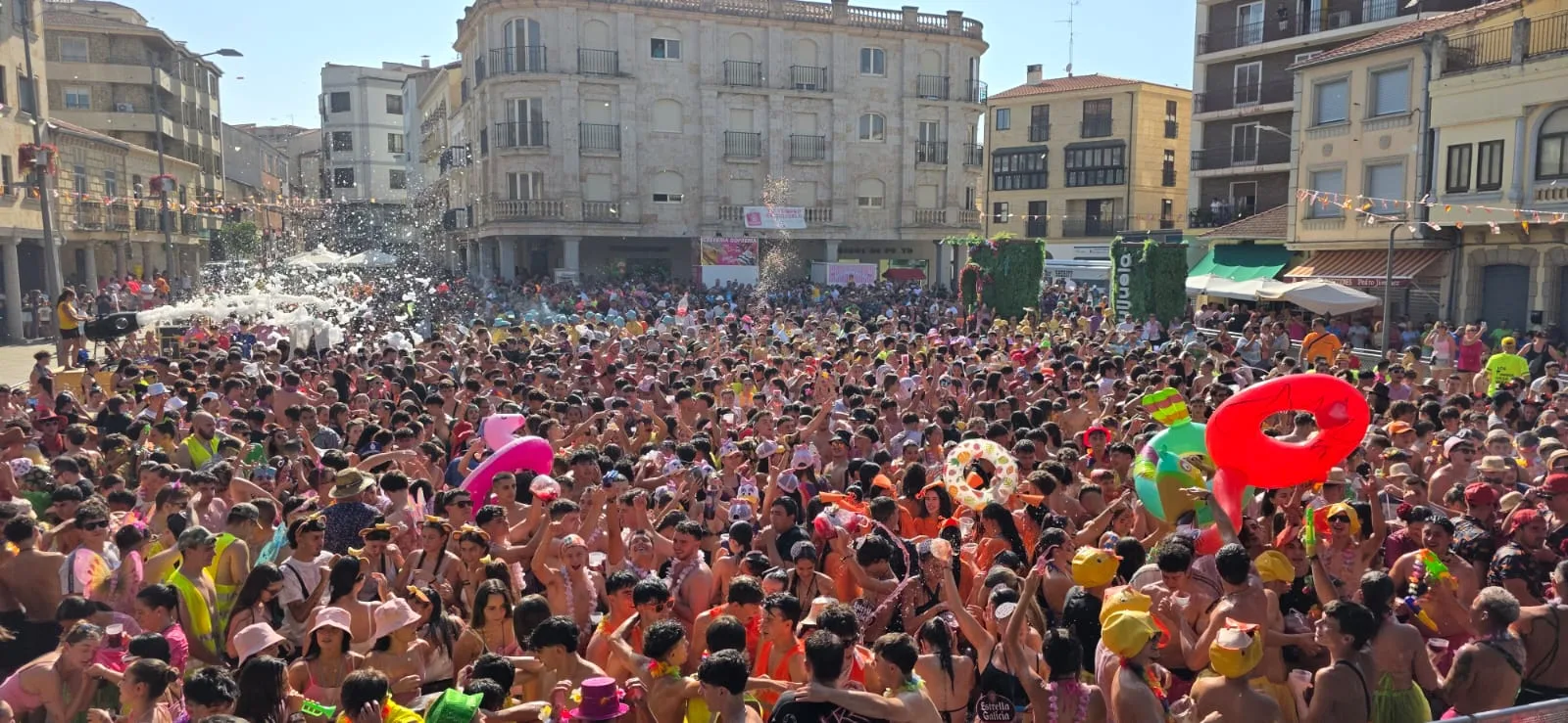 FOTOS | Las peñas, el chupinazo y el pregón dan el banderazo de salida a las Ferias y Fiestas de Guijuelo 2025