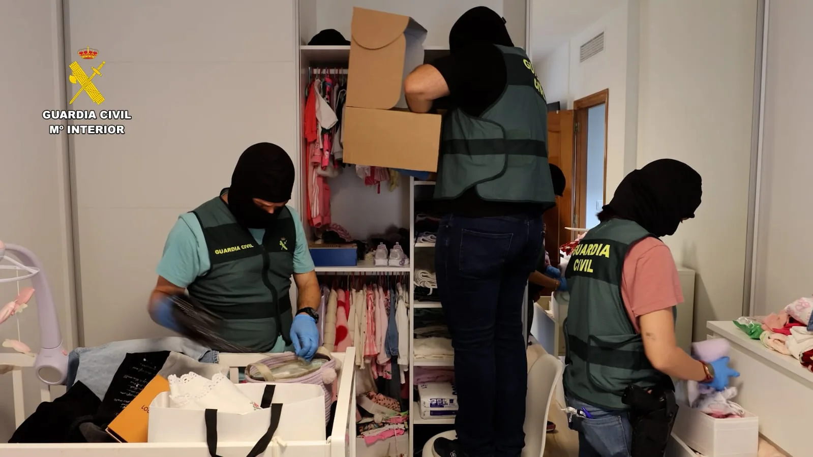 Desarticulado un grupo criminal especializado en estafas bancarias mediante 'vishing' con 42 víctimas y más de 100.000 euros defraudados