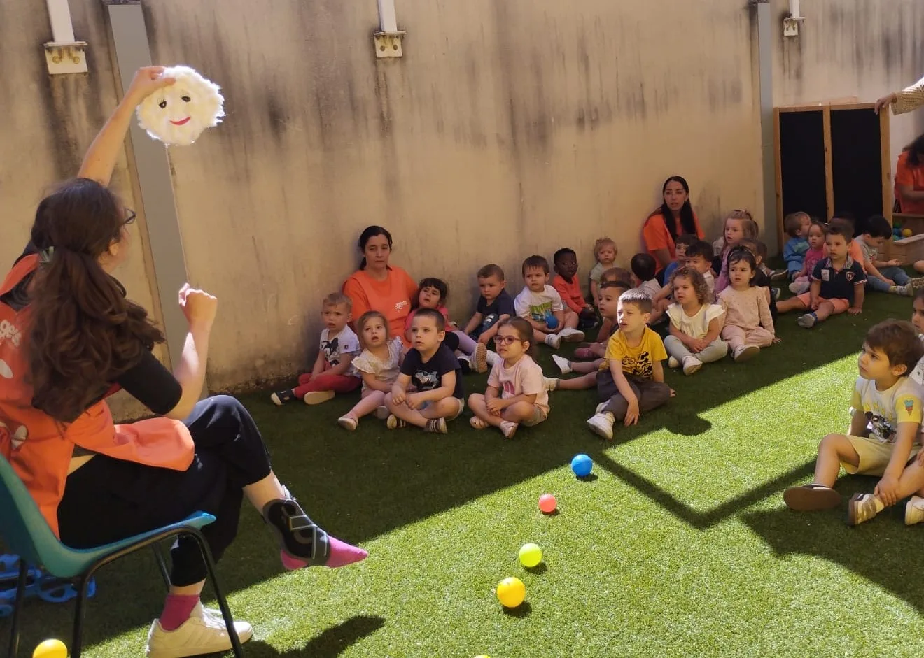 Comienza el ciclo de bebecuentos y cuentacuentos en la Escuela Infantil de Santa Marta con temática de otoño