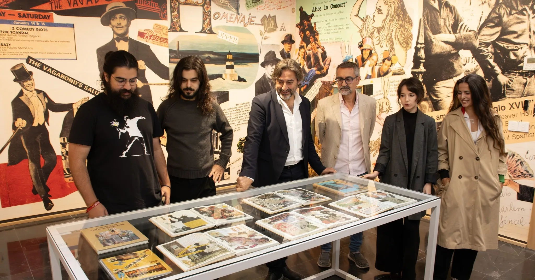 La Universidad de Salamanca homenajea a Carmen Martín Gaite con la exposición “Caperucita en Manhattan y otros cuentos”