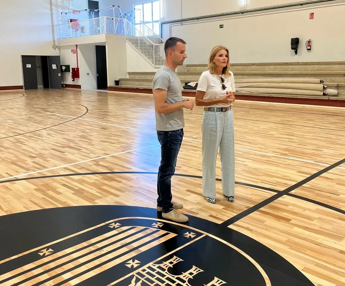 Salamanca renueva la pista polideportiva de la Ciudad Deportiva Lazarillo