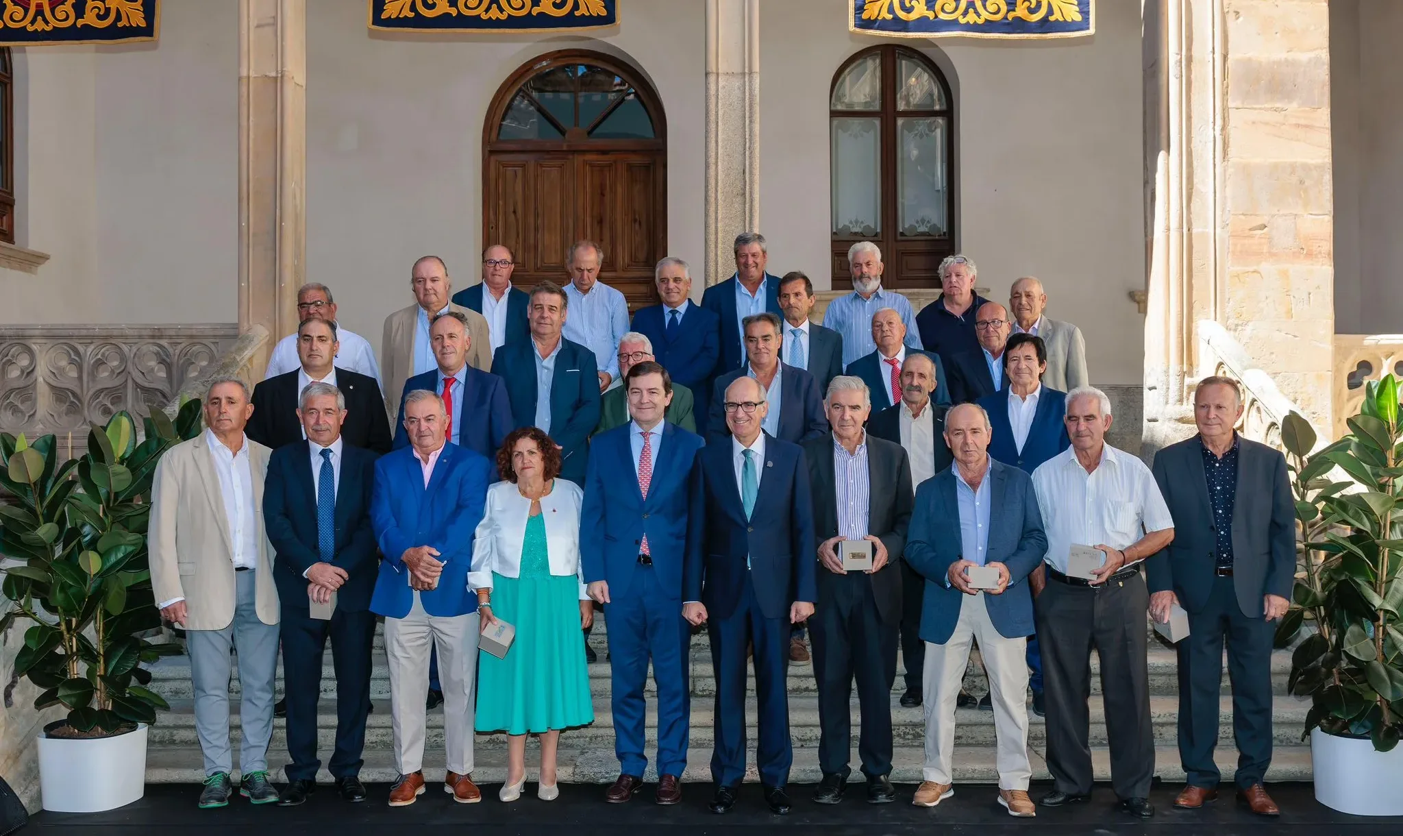 Mañueco participa en el Día de la Provincia de Salamanca con un homenaje a alcaldes veteranos