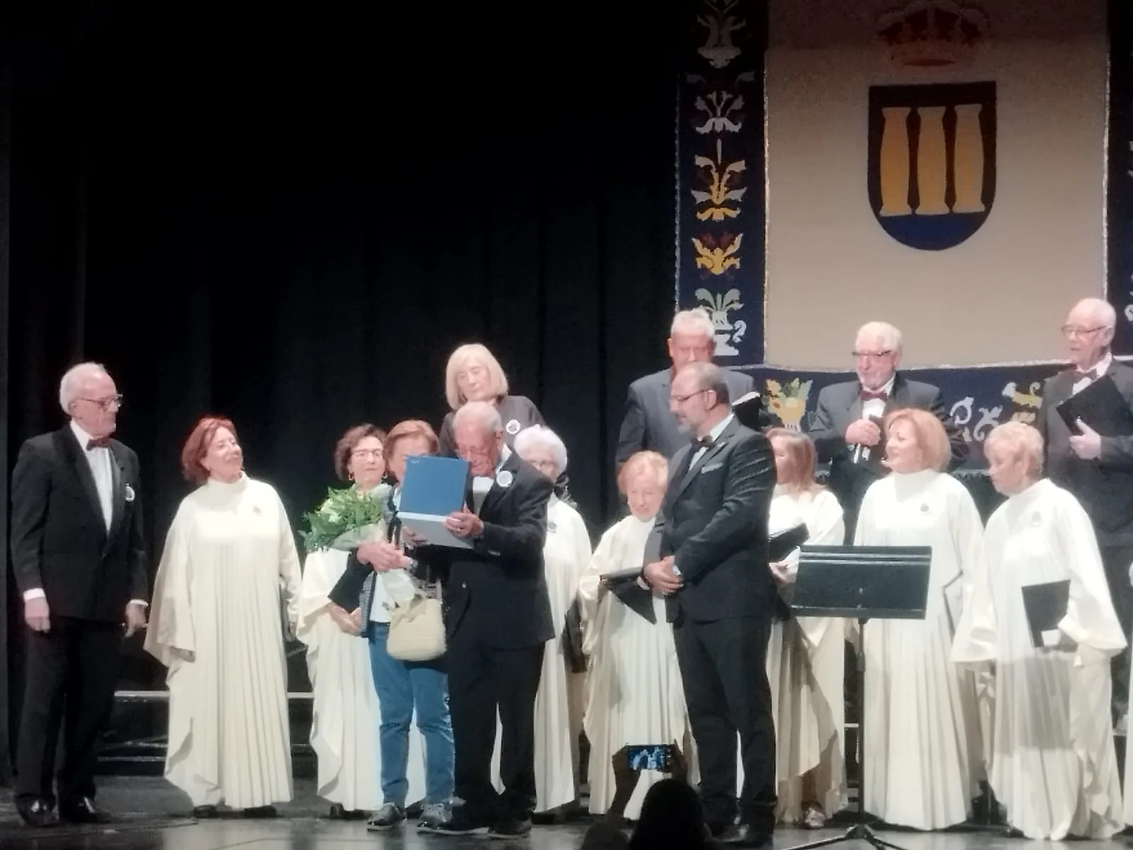 Ciudad Rodrigo acoge el Encuentro Castellanoleonés de Corales en el Teatro Nuevo