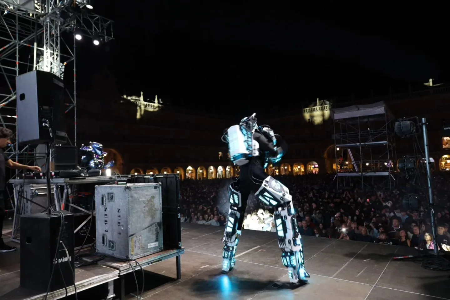 “El Gallo” de LOS40 llega a Salamanca con su energía radiofónica