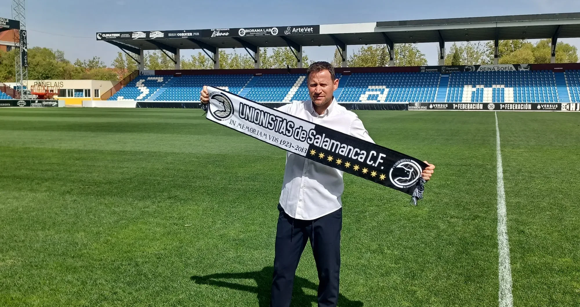 Mario Simón destaca la importancia de la solidez defensiva antes del partido contra el CD Arenteiro
