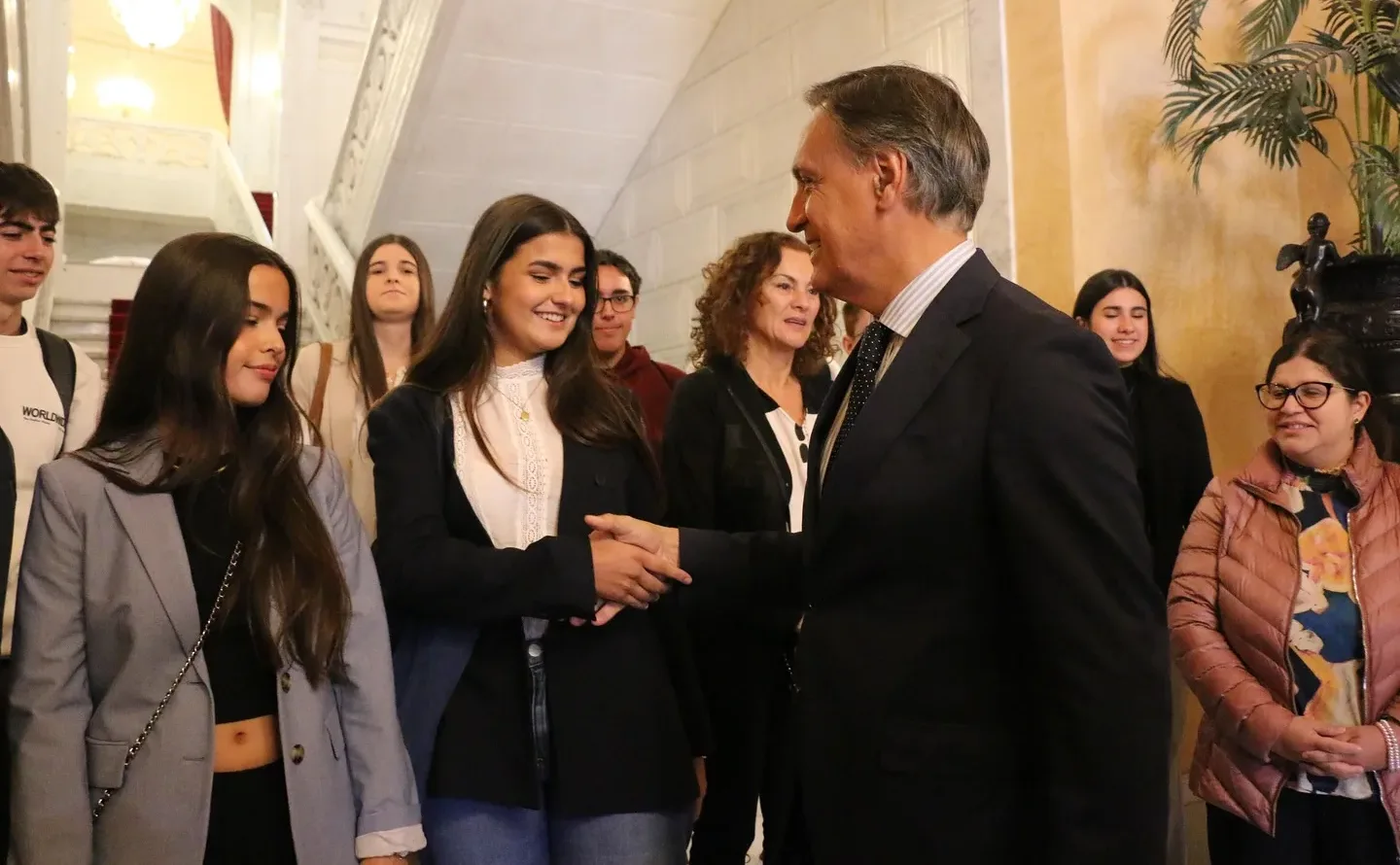Salamanca reconoce a los alumnos de Bachillerato participantes en las becas de inmersión en investigación