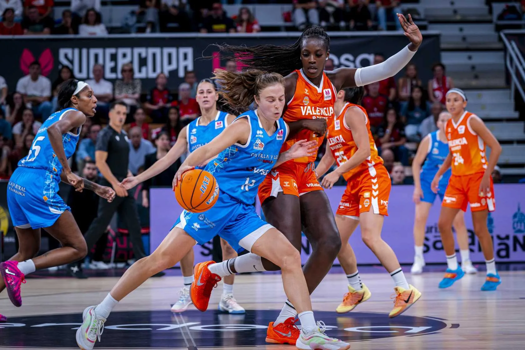 Supercopa LF Endesa | Avenida compite pero no encuentra premio ante Valencia Basket (70-75)
