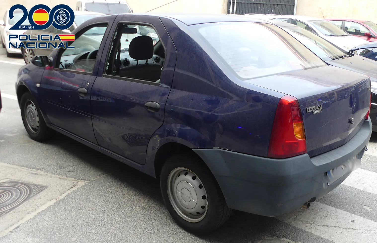 Detenidos en dos operaciones policiales tres varones y una mujer por robar en el interior de cuatro vehículos