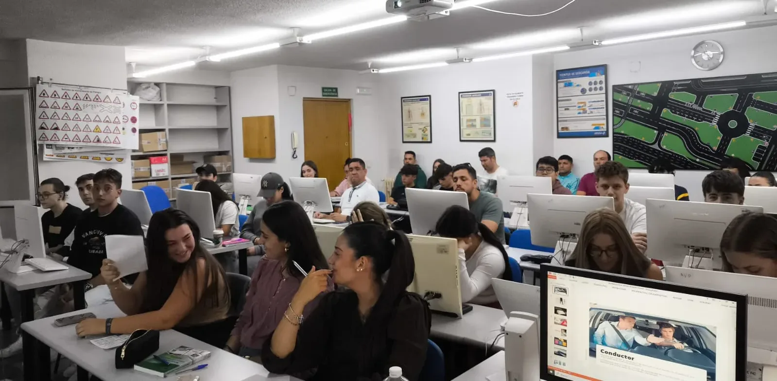 Autoescuelas El Pilar organiza un curso intensivo de teórico en solo 4 días en Salamanca