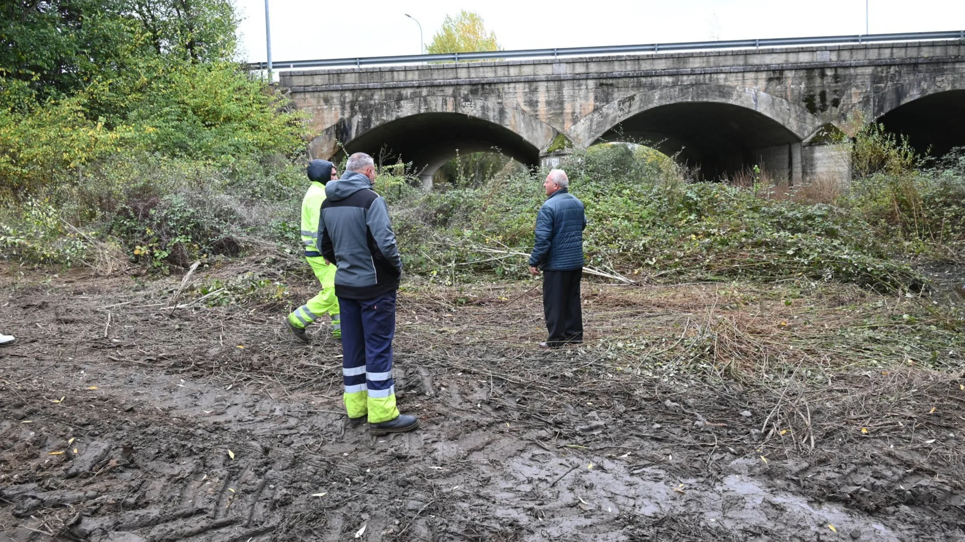 La CHD y el Ayuntamiento de Ciudad Rodrigo actúan en el Regato del Bodón con labores de limpieza y desbroce preventivo