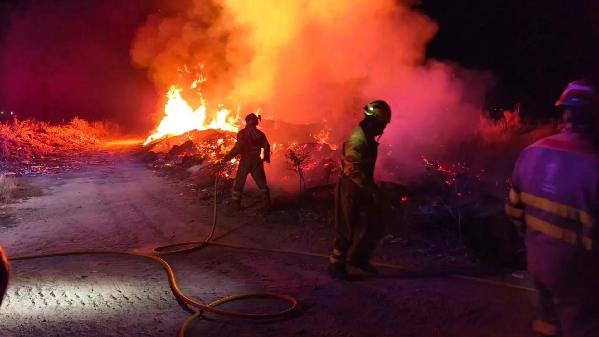 Controlado un incendio en Villoria gracias a la rápida intervención de los Bomberos y la Guardia Civil