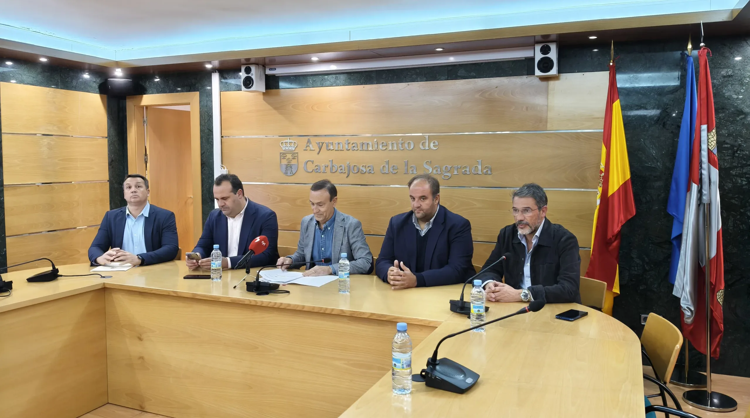 Cinco alcaldes del alfoz salmantino muestran su rechazo a la Ley 7/2022 que obligará a subir la tasa de residuos a los vecinos