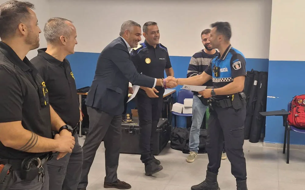 Un agente de la Policía Local de Santa Marta recibe la Medalla de Plata al Mérito de la Policía Local de Castilla y León
