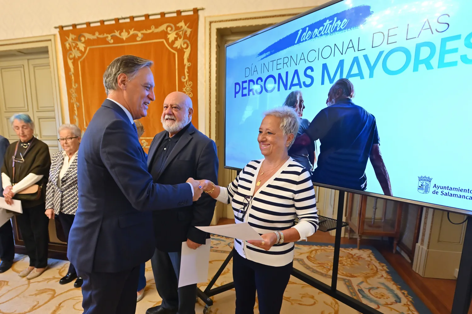 Salamanca celebra el Día Internacional de las Personas Mayores con un mensaje de apoyo y reconocimiento