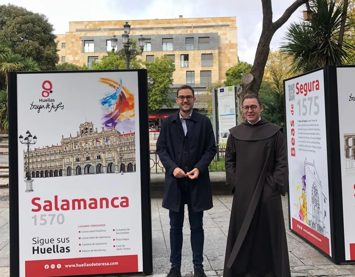 La Plaza de Los Bandos acoge la exposición itinerante de la Red Huellas de Teresa