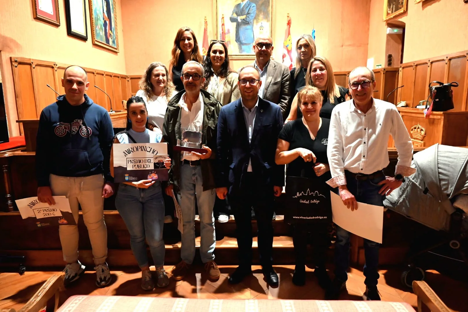 El Bar La Rúa gana el I Concurso Miropincho con su pollo crujiente con mayonesa de huevo frito