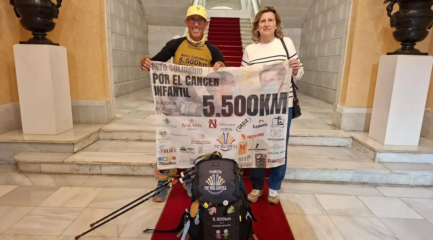 José Antonio Nieto llega a Salamanca en su recorrido solidario contra el cáncer infantil