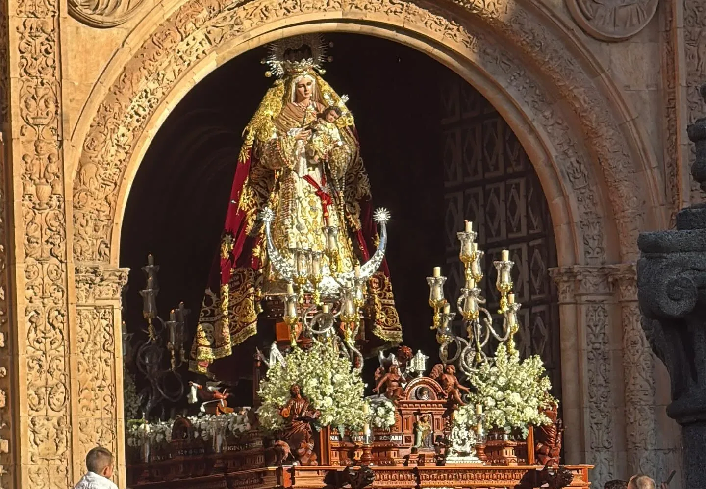 La Banda Municipal de Guillena acompaña a la Virgen del Rosario en Salamanca