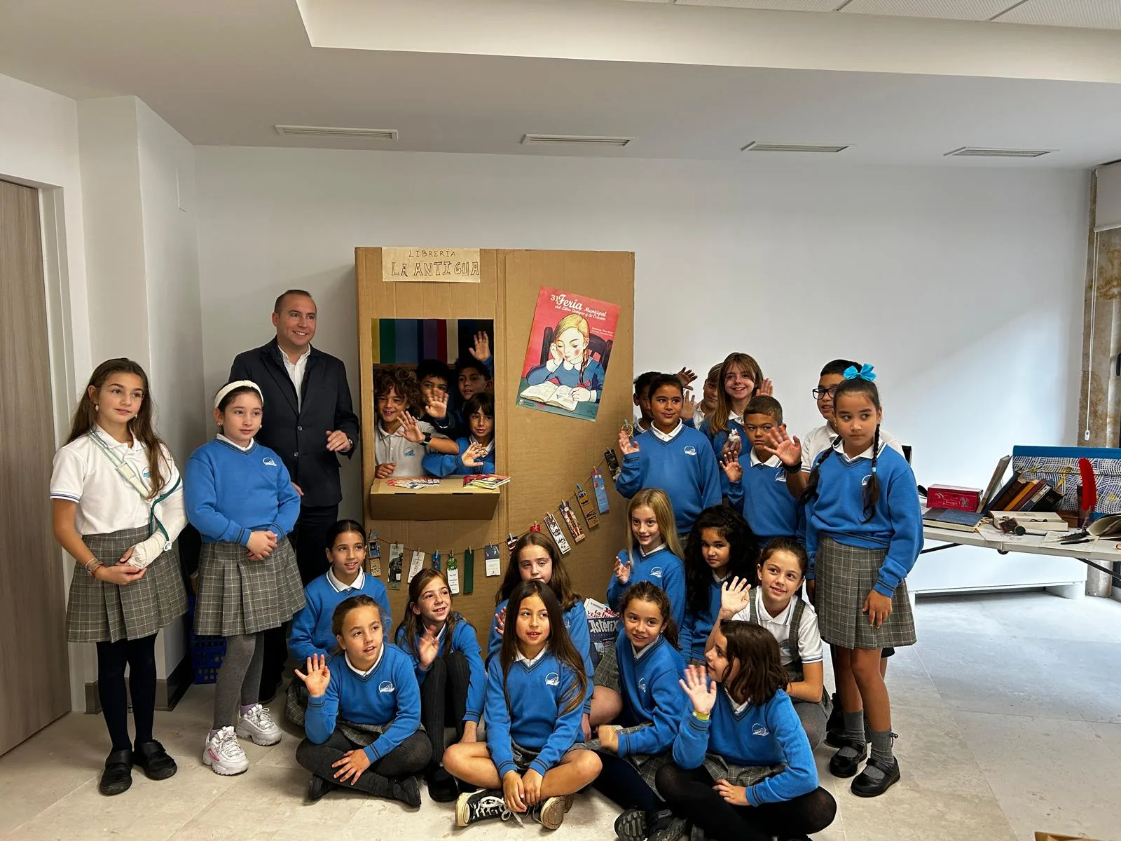 180 escolares participan en el taller ‘Una mirada al libro antiguo’ dentro de la 31ª Feria Municipal