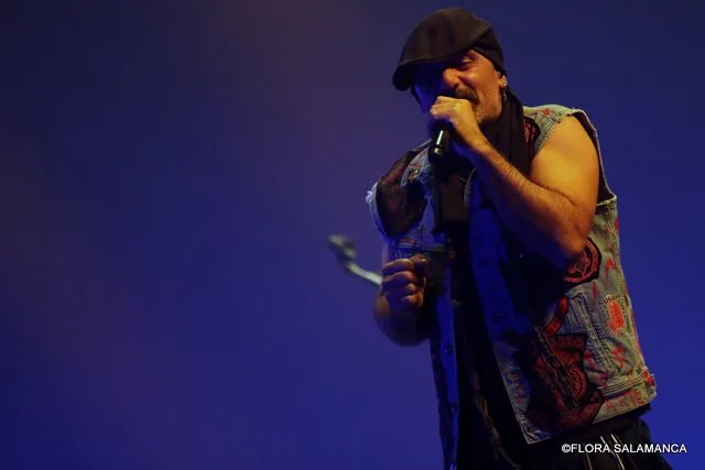 Miguel Campello celebra en Salamanca sus 25 años de carrera con un concierto lleno de fusión y energía en el CAEM