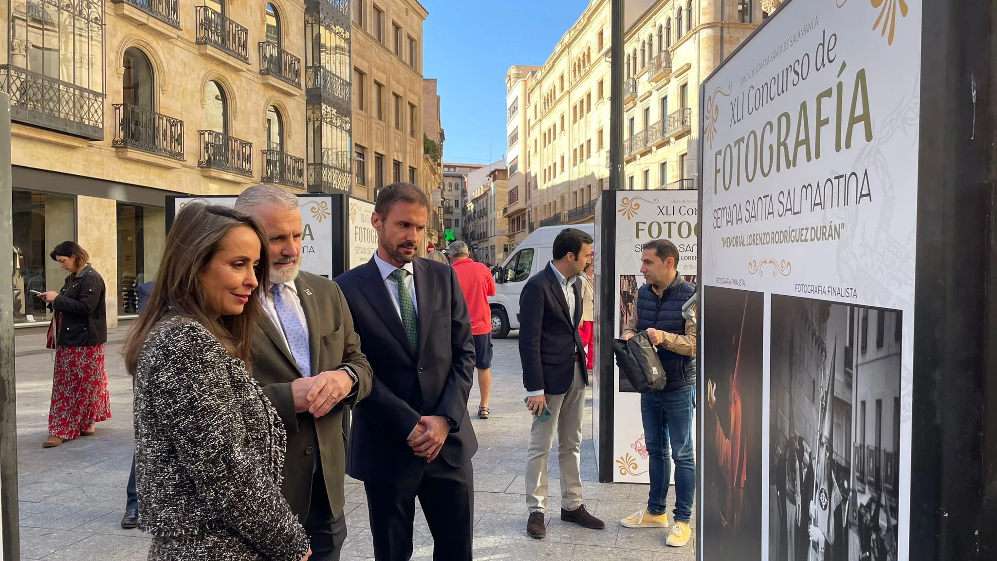 La Plaza del Liceo acoge la exposición con las 40 fotografías finalistas para el cartel de la Semana Santa de Salamanca 2026