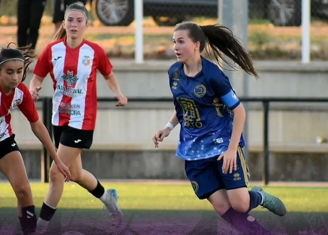 Unionistas Femenino golea al Amigos del Duero (0-8) y consolida su liderato