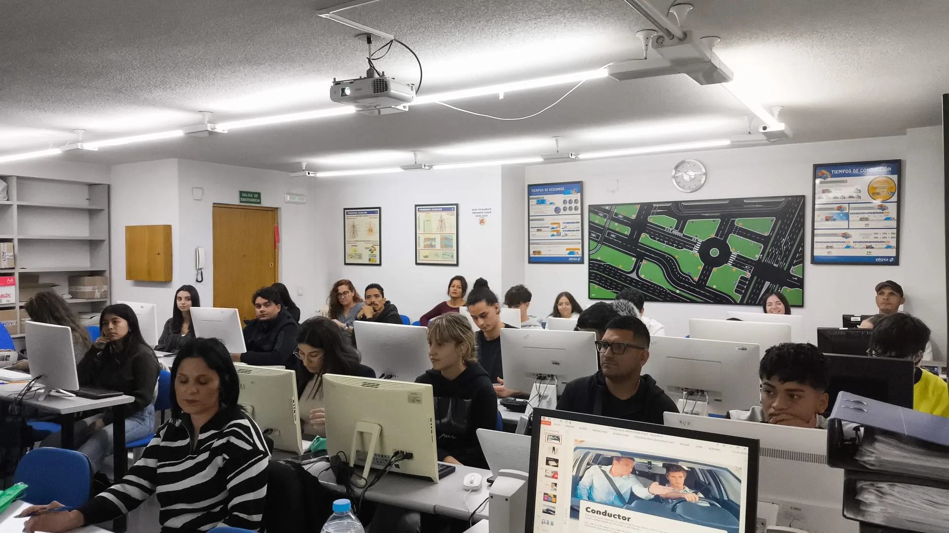 Autoescuelas El Pilar inicia un nuevo curso intensivo “Tu Teórico en 4 Días” y anuncia la próxima edición del 27 al 31 de octubre