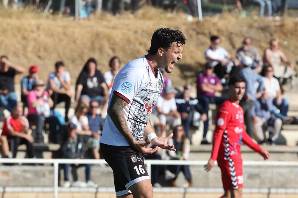 Salamanca UDS remonta y se lleva la victoria ante la SD Sarriana (2-1)