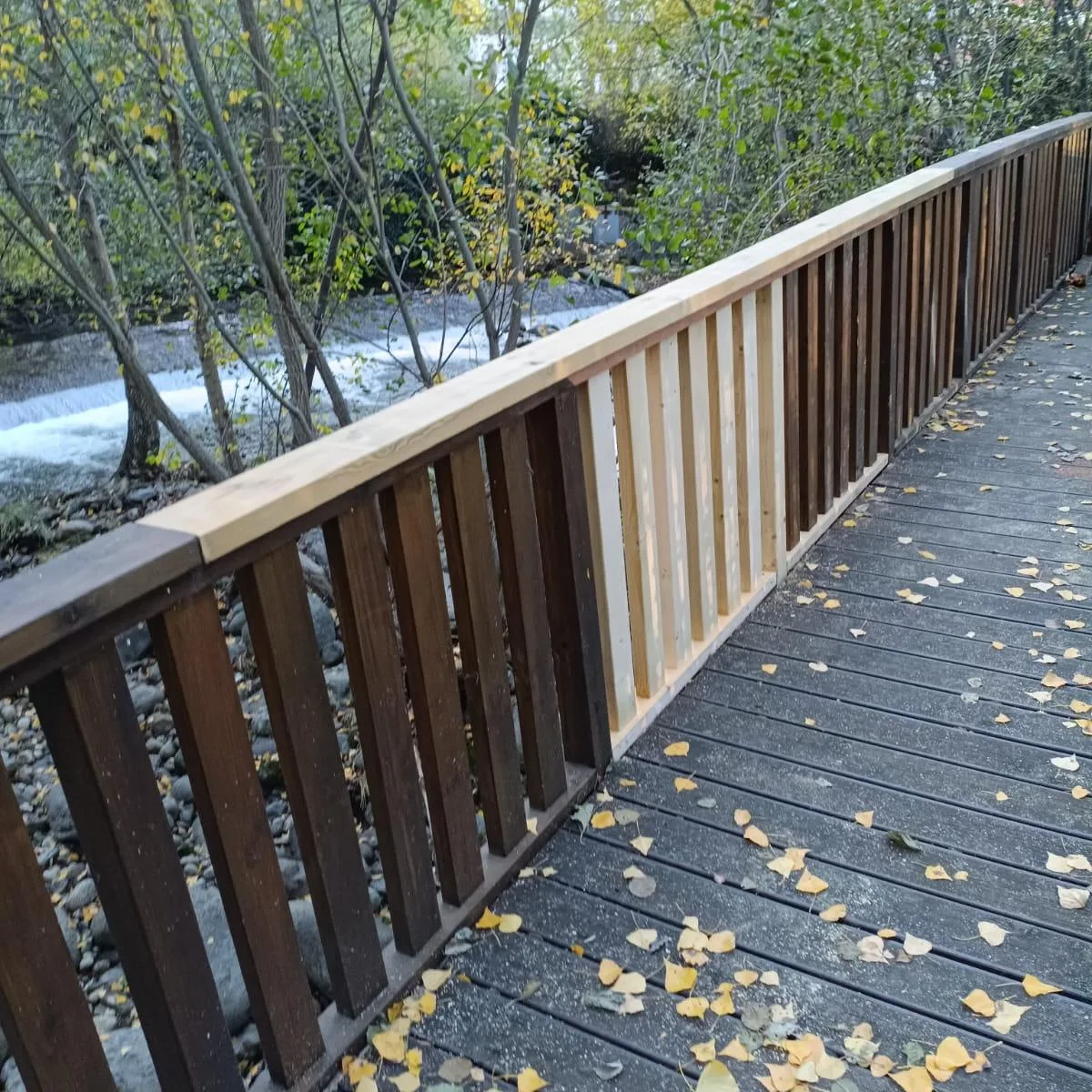 El Ayuntamiento de Béjar repara el puente dañado en el Parque de La Aliseda tras el temporal