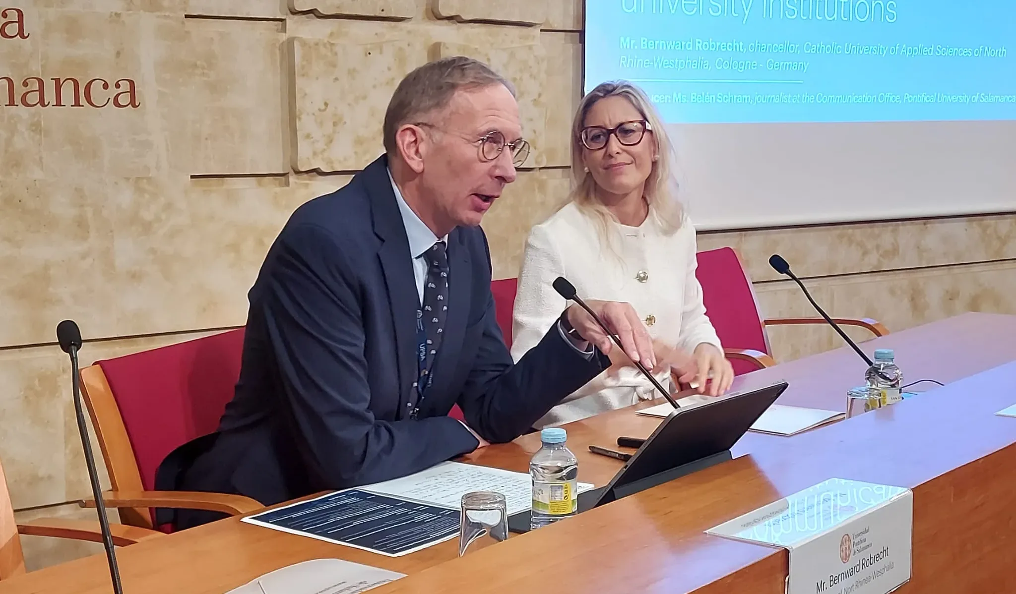 Robrecht protagoniza la segunda jornada del Congreso con una ponencia sobre los retos legales en comunicación interna