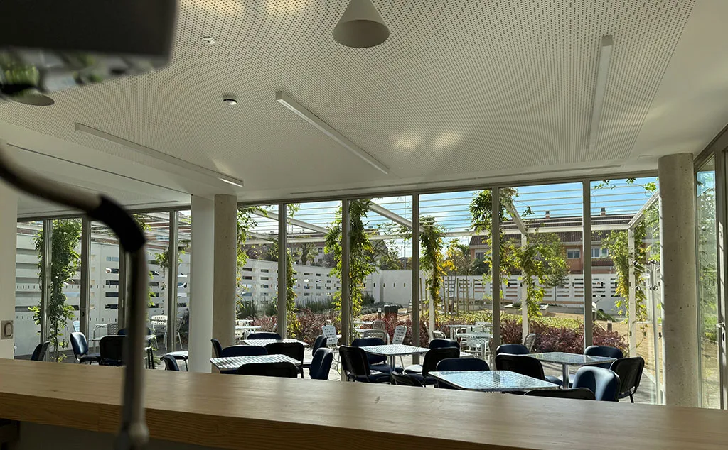 La cafetería del Centro Municipal de Mayores Trastormes contará con cadena de frío para ofrecer un mejor y más completo servicio