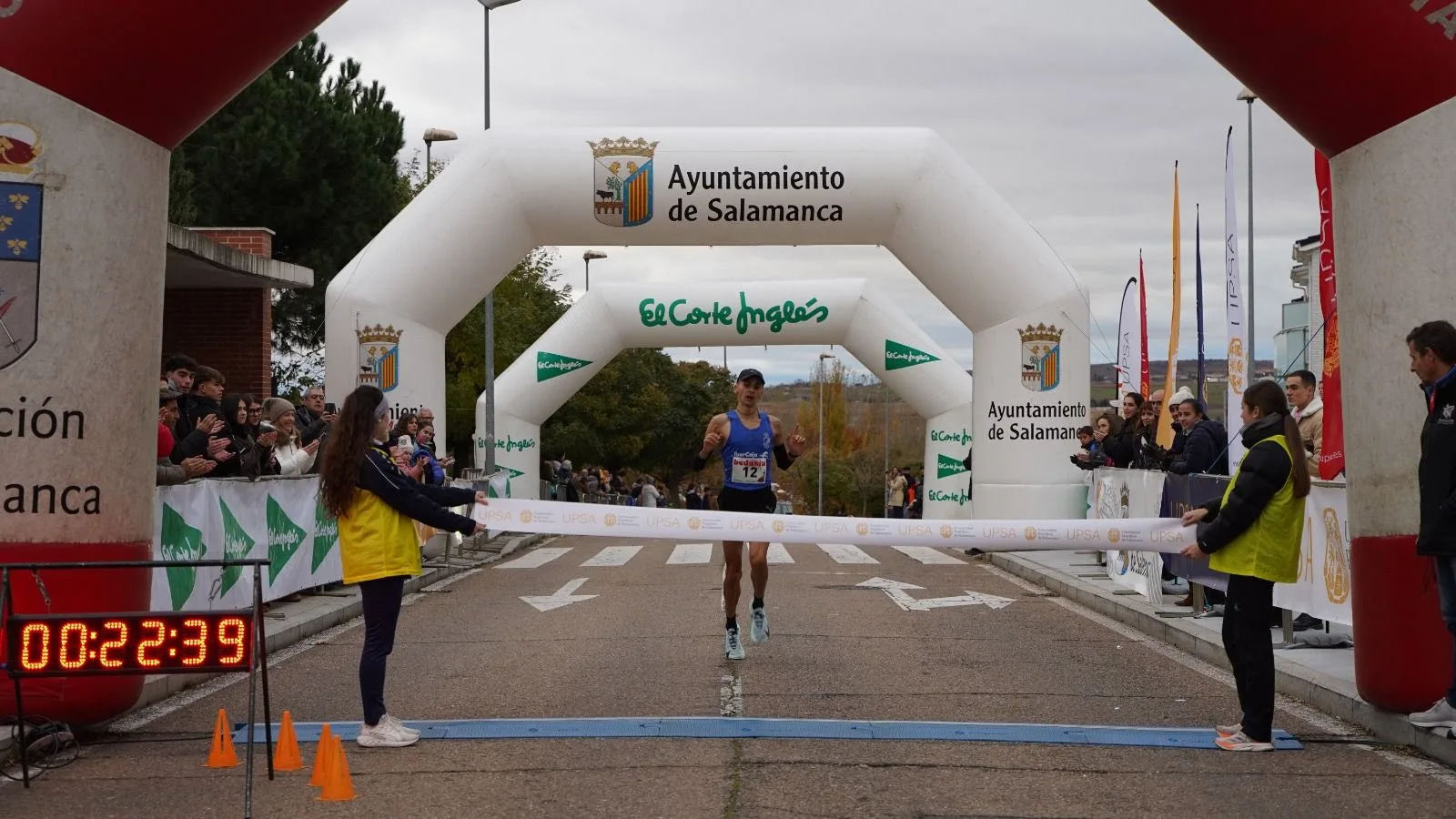 Adrián Moro y Verónica Sánchez, vencedores de la X San Silvestre Universitaria Solidaria